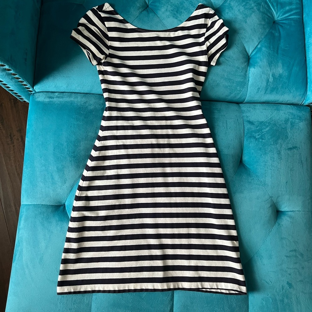 Short black and white stripe fitted dress (small)